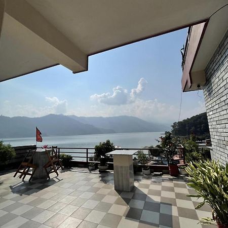 Hotel October Inn Pokhara Exterior foto