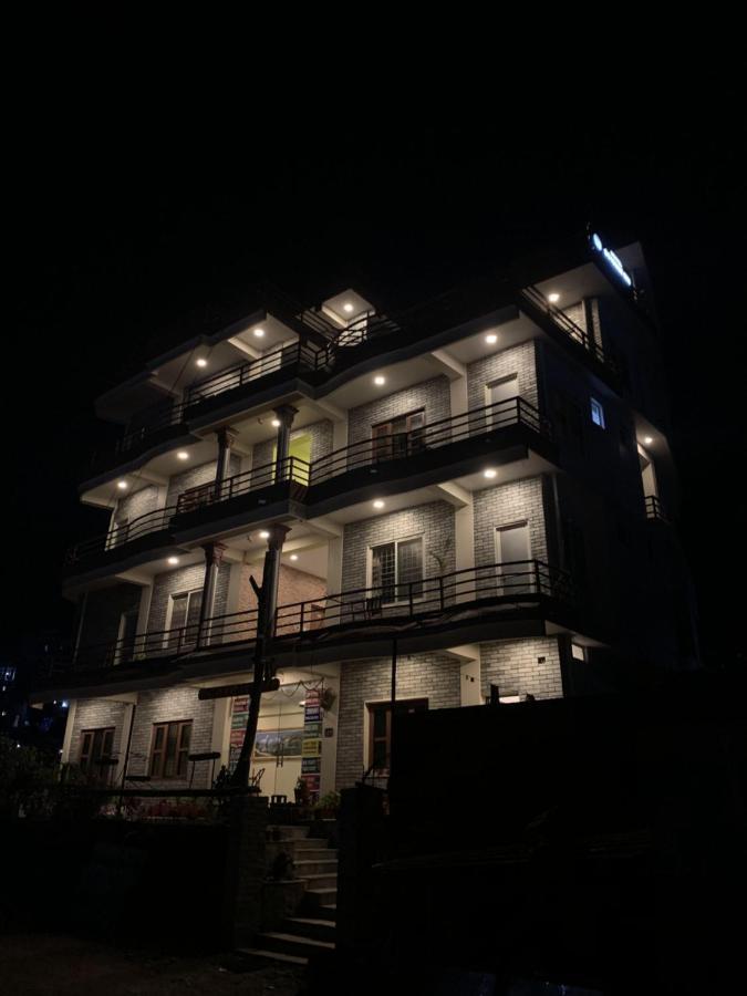 Hotel October Inn Pokhara Exterior foto