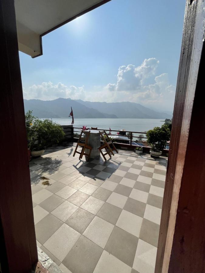 Hotel October Inn Pokhara Exterior foto