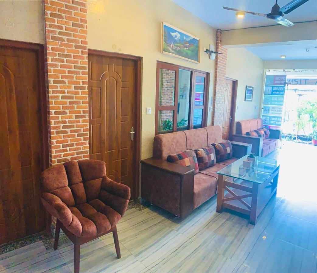 Hotel October Inn Pokhara Exterior foto
