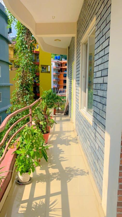 Hotel October Inn Pokhara Exterior foto