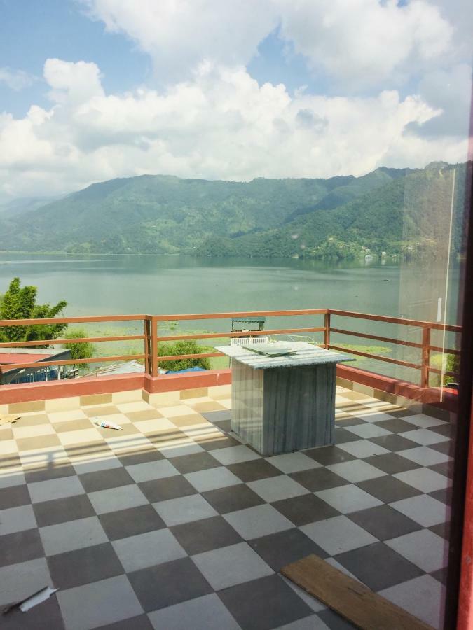 Hotel October Inn Pokhara Exterior foto