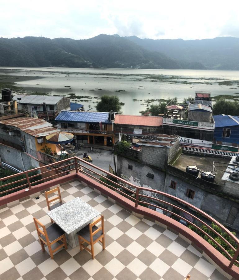 Hotel October Inn Pokhara Exterior foto